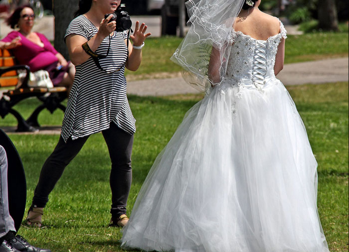 Bride Discovers Her Husband Had An Affair With The Wedding Photographer Soon After The Wedding Bride Discovers Her Husband Had An Affair With The Wedding Photographer Soon After The Wedding