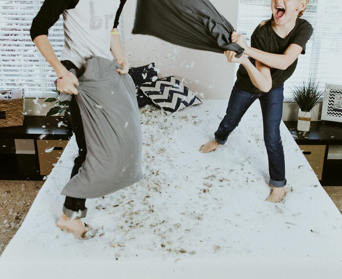 30 Signs Of An Only Child That People Pick Up On 30 Signs Of An Only Child That People Pick Up On