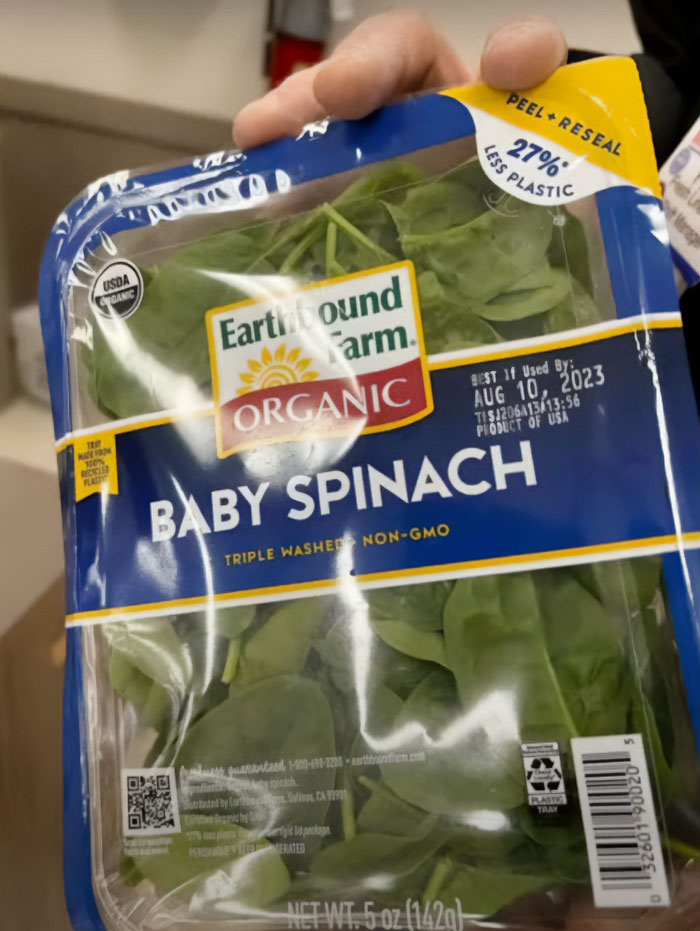 Michigan Family Is Baffled After Discovering Live Frog Inside A Sealed Bag Of ‘Triple Washed’ Spinach Michigan Family Is Baffled After Discovering Live Frog Inside A Sealed Bag Of ‘Triple Washed’ Spinach