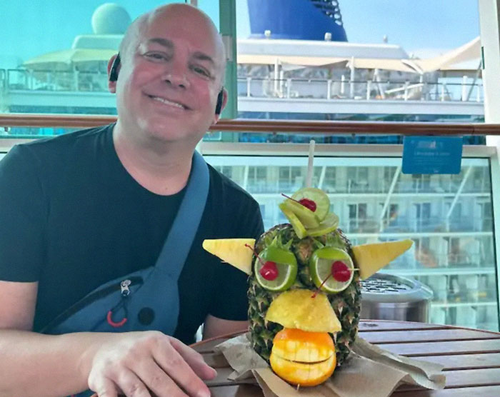 Woman Who Lives On Cruise Ships For $0 Speaks Out About Drawbacks And Perks Woman Who Lives On Cruise Ships For $0 Speaks Out About Drawbacks And Perks