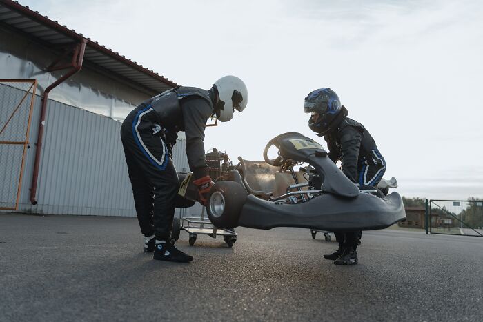 30 Stories Of Why People Got Kicked Out Of Their Jobs