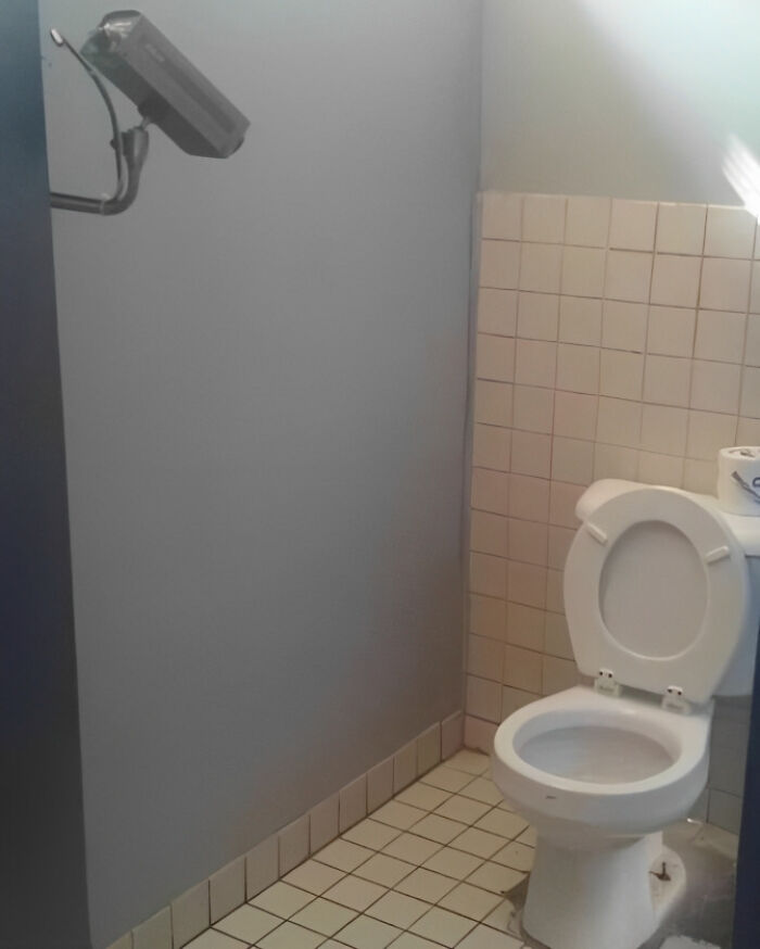 30 Pics That Raise More Questions Than Answers, Posted By “Images That Need More Context” 30 Pics That Raise More Questions Than Answers, Posted By “Images That Need More Context”