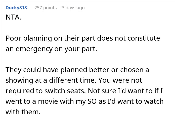 Mom Feels Entitled To Guy’s Seats So She Can Watch ‘Barbie’ With Her Daughter, He Refuses To Move Mom Feels Entitled To Guy’s Seats So She Can Watch ‘Barbie’ With Her Daughter, He Refuses To Move