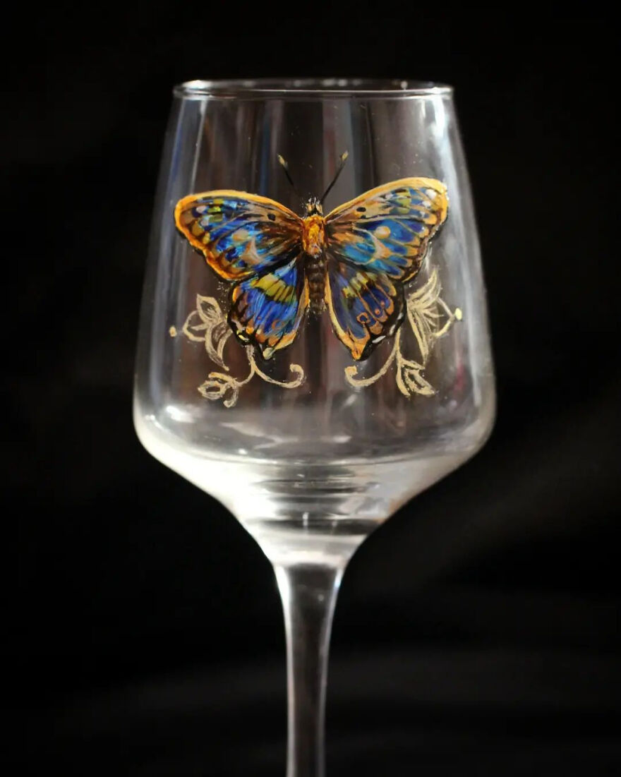 I Use Various Glassware For Painting Hyperrealistic Animals And Here Are 20 Photos Of Them (New Pics) I Use Various Glassware For Painting Hyperrealistic Animals And Here Are 20 Photos Of Them (New Pics)