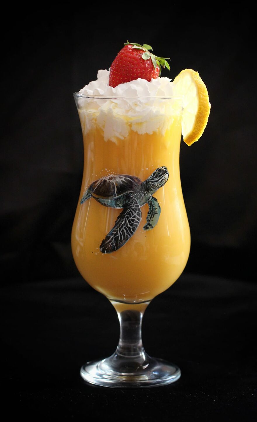 I Use Various Glassware For Painting Hyperrealistic Animals And Here Are 20 Photos Of Them (New Pics) I Use Various Glassware For Painting Hyperrealistic Animals And Here Are 20 Photos Of Them (New Pics)