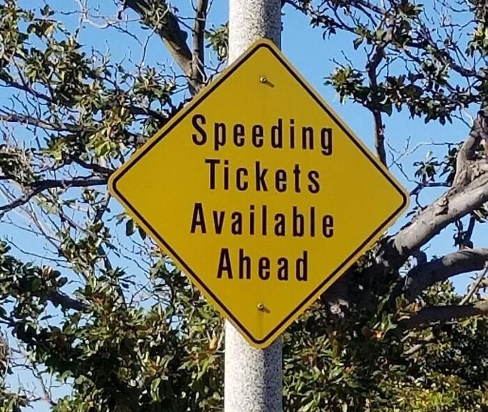 30 Hilariously Useless, Unsuccessful And/Or Unpopular Signs (New Pics)