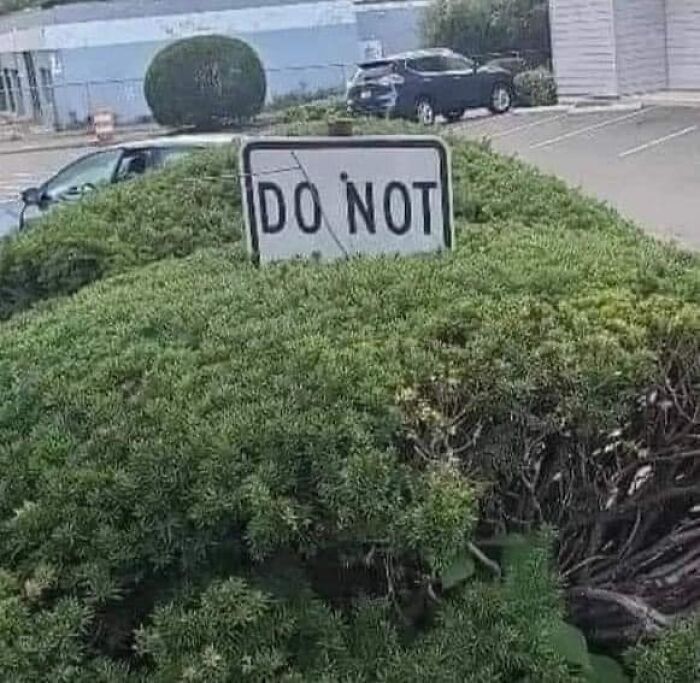 30 Hilariously Useless, Unsuccessful And/Or Unpopular Signs (New Pics)