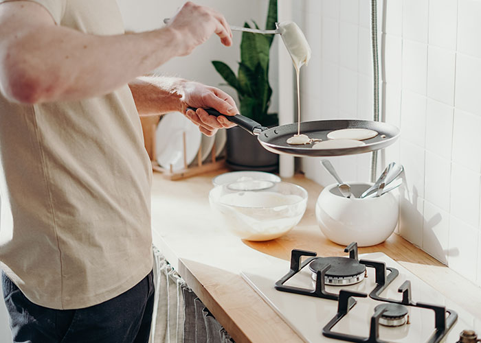 “Foil Over Your Windows”: 30 Of The Best ‘Poor People’ Life Hacks