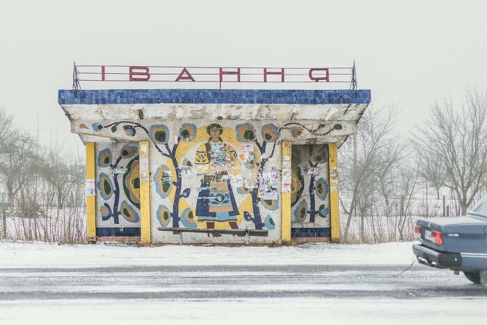 30 Most Bizarre-Looking Bus Stops Captured By Christopher Herwig (New Pics) 30 Most Bizarre-Looking Bus Stops Captured By Christopher Herwig (New Pics)