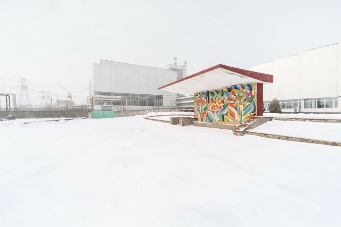30 Most Bizarre-Looking Bus Stops Captured By Christopher Herwig (New Pics) 30 Most Bizarre-Looking Bus Stops Captured By Christopher Herwig (New Pics)