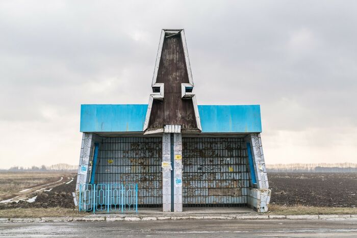 30 Most Bizarre-Looking Bus Stops Captured By Christopher Herwig (New Pics) 30 Most Bizarre-Looking Bus Stops Captured By Christopher Herwig (New Pics)