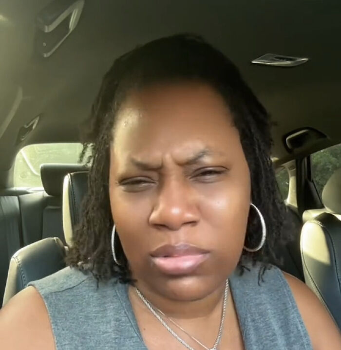 Son Calls Mom, Asking Her To Bring His Wallet After Drawer Comes Up Short, She Gets Suspicious Son Calls Mom, Asking Her To Bring His Wallet After Drawer Comes Up Short, She Gets Suspicious