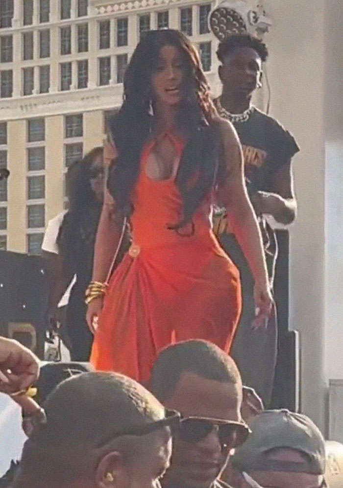 Cardi B Was Splashed By A Drink Thrown By Fan While She Was Performing, So She Fought Back