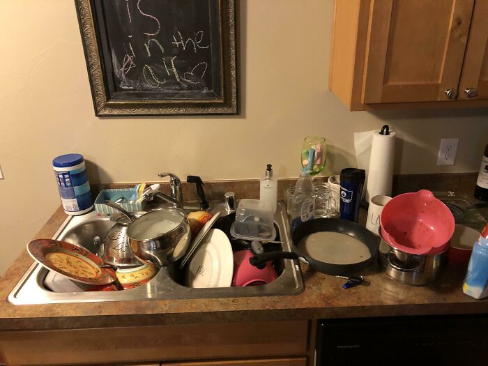 These Posts Of Horrendous Roommates Should Prevent You From Ever Living With People Again