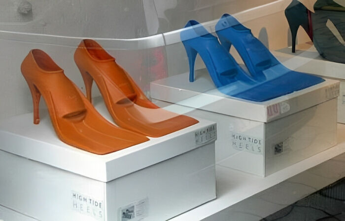 40 “Awesome Things But Absolutely Useless” 40 “Awesome Things But Absolutely Useless”