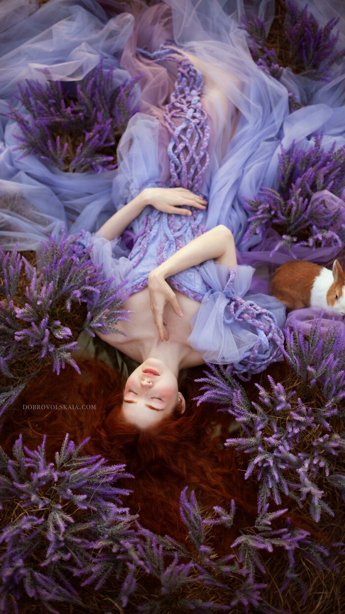 28 Images Showing The Incredible Bond Between Animals And People By This Photographer (New Pics) 28 Images Showing The Incredible Bond Between Animals And People By This Photographer (New Pics)