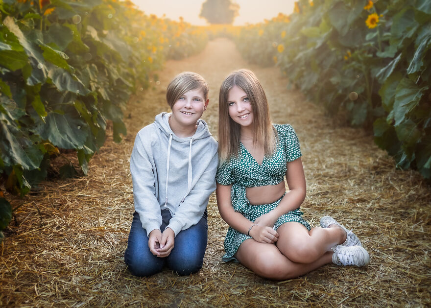 I Spent A Month Photographing Different Sisters Every Day, And Here’s The Result (30 Pics) I Spent A Month Photographing Different Sisters Every Day, And Here’s The Result (30 Pics)