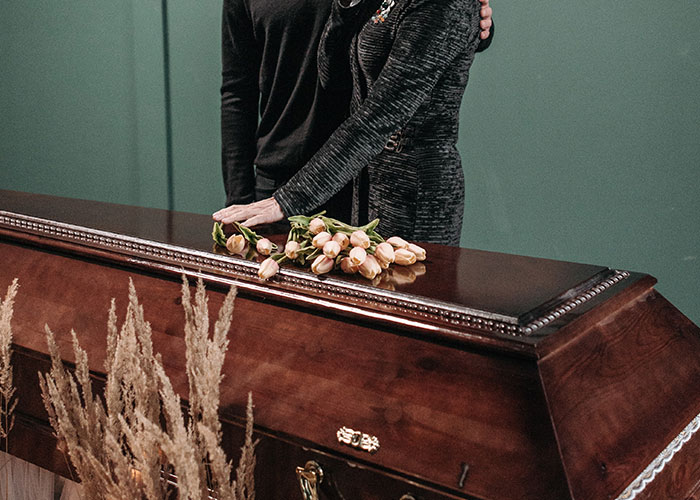 Couple At Breaking Point After Horrid Accident: “I’m Making Her Choose Between Me And The Kids” Couple At Breaking Point After Horrid Accident: “I’m Making Her Choose Between Me And The Kids”