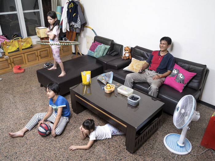 30 Pictures Showing The Diversity In Father-Child Relationships Around The Globe By This Photographer 30 Pictures Showing The Diversity In Father-Child Relationships Around The Globe By This Photographer