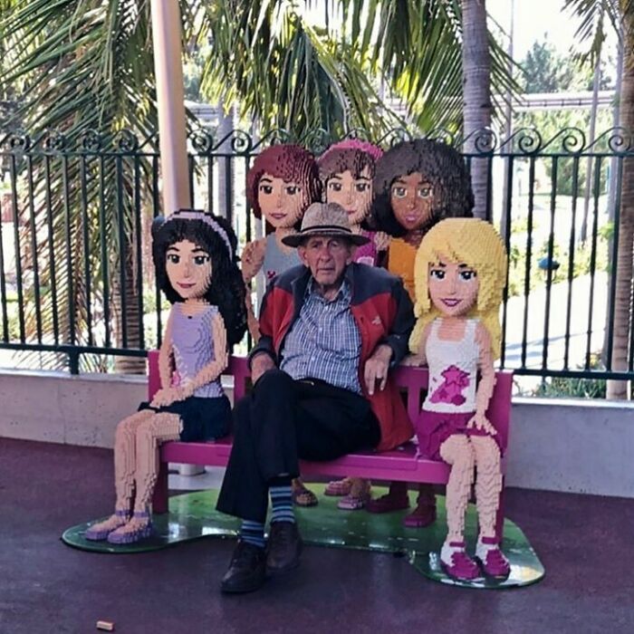 30 Times People Spotted Men Having A Miserable Time While Shopping And Just Had To Take A Pic (New Pics) 30 Times People Spotted Men Having A Miserable Time While Shopping And Just Had To Take A Pic (New Pics)