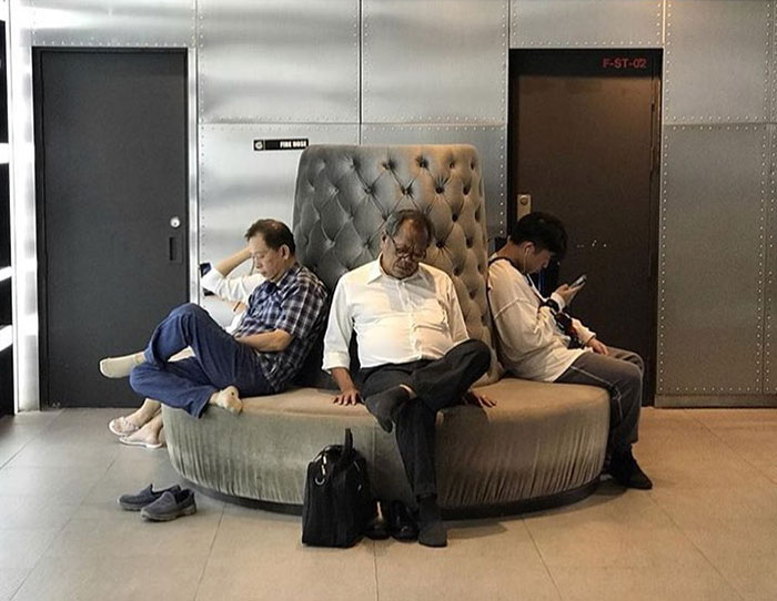 30 Times People Spotted Men Having A Miserable Time While Shopping And Just Had To Take A Pic (New Pics) 30 Times People Spotted Men Having A Miserable Time While Shopping And Just Had To Take A Pic (New Pics)