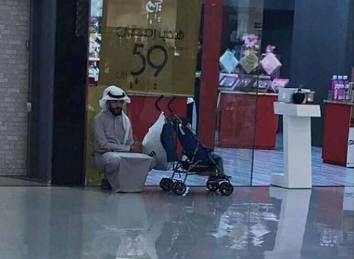 30 Times People Spotted Men Having A Miserable Time While Shopping And Just Had To Take A Pic (New Pics) 30 Times People Spotted Men Having A Miserable Time While Shopping And Just Had To Take A Pic (New Pics)