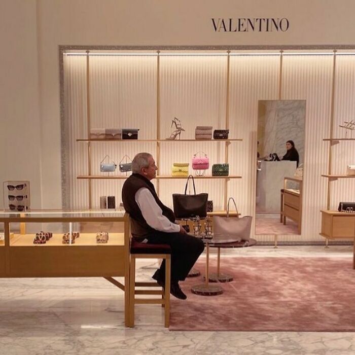 30 Times People Spotted Men Having A Miserable Time While Shopping And Just Had To Take A Pic (New Pics) 30 Times People Spotted Men Having A Miserable Time While Shopping And Just Had To Take A Pic (New Pics)