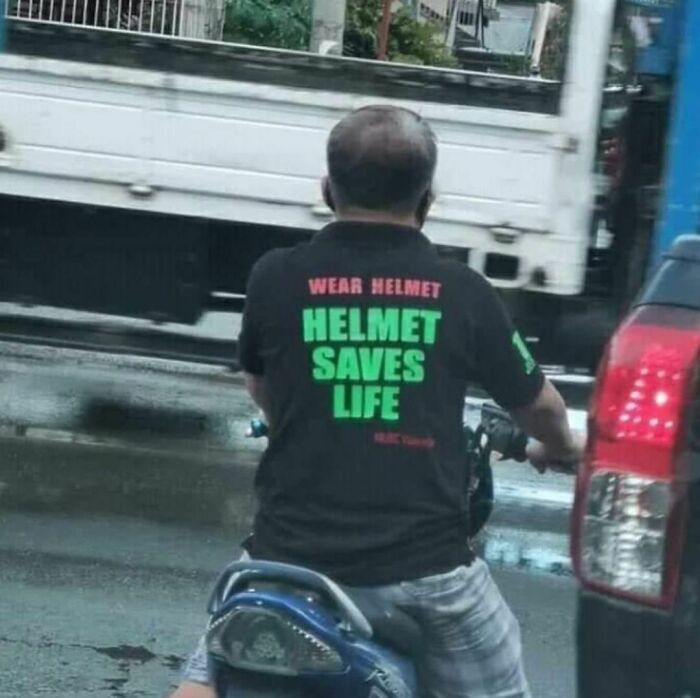 50 Times People Spotted The Most ‘Cursed Shirts’ In The Wild And Had To Share Them Online 50 Times People Spotted The Most ‘Cursed Shirts’ In The Wild And Had To Share Them Online