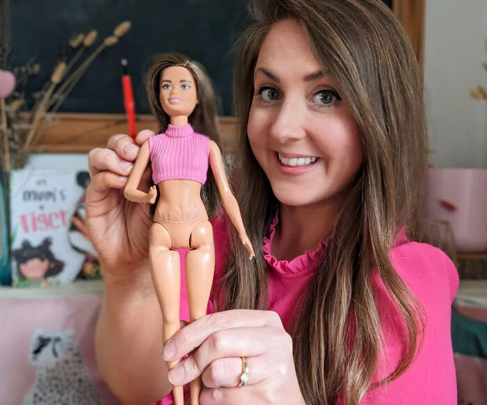 Video Of Mom Drawing ‘Tiger Stripes’ On Barbie Sparks Debates Video Of Mom Drawing ‘Tiger Stripes’ On Barbie Sparks Debates