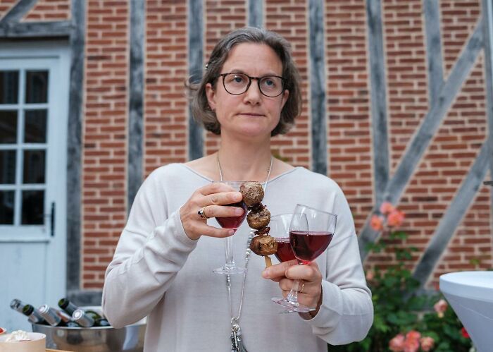 25 Unfiltered Wedding Pics By Ian Weldon That Are As Funny As They Are Chaotic (New Pics)