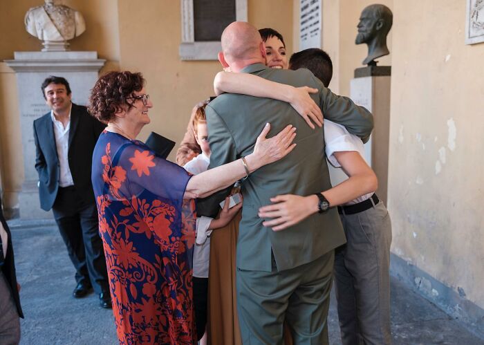 25 Unfiltered Wedding Pics By Ian Weldon That Are As Funny As They Are Chaotic (New Pics)