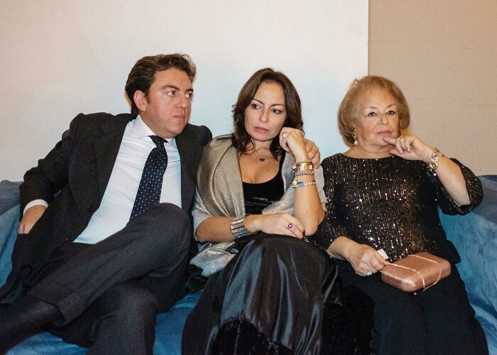 25 Unfiltered Wedding Pics By Ian Weldon That Are As Funny As They Are Chaotic (New Pics)