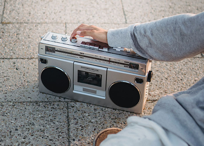 “What’s Something Subtle That Instantly Gives You Bad Vibes About Someone?” (40 Answers) “What’s Something Subtle That Instantly Gives You Bad Vibes About Someone?” (40 Answers)