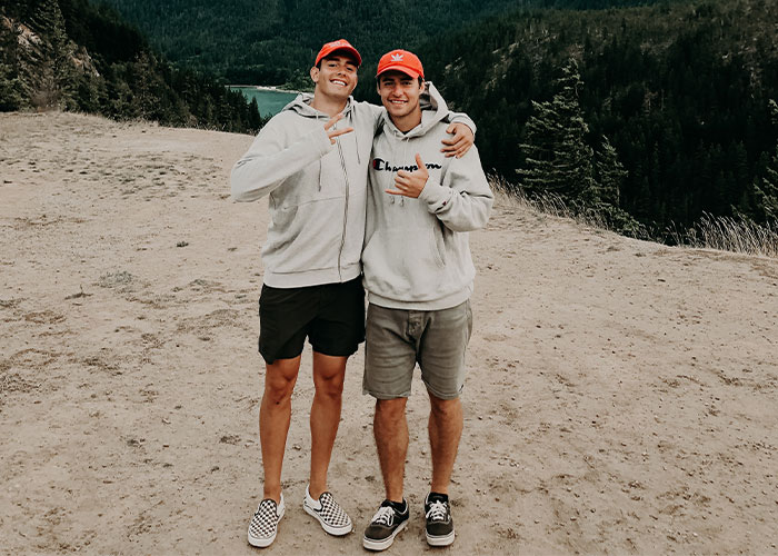 “What’s Something Subtle That Instantly Gives You Bad Vibes About Someone?” (40 Answers) “What’s Something Subtle That Instantly Gives You Bad Vibes About Someone?” (40 Answers)