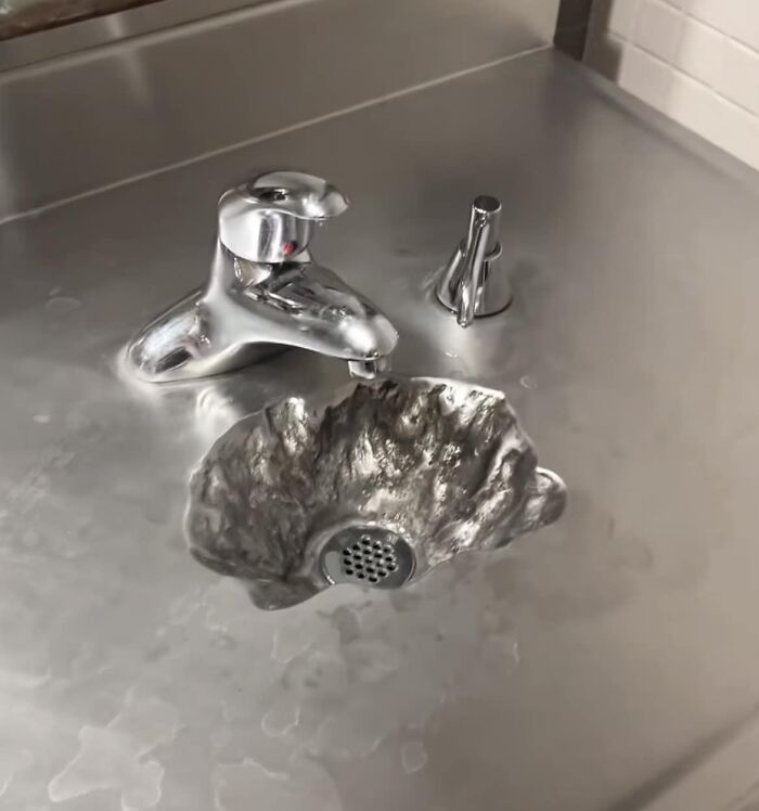 35 Times Product Designers Failed To Consider The Practicality Of Cleaning (New Pics)