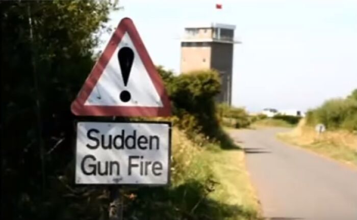 These 45 Signs Are As Useful As A Chocolate Teapot And People Couldn’t Resist Sharing Them These 45 Signs Are As Useful As A Chocolate Teapot And People Couldn’t Resist Sharing Them