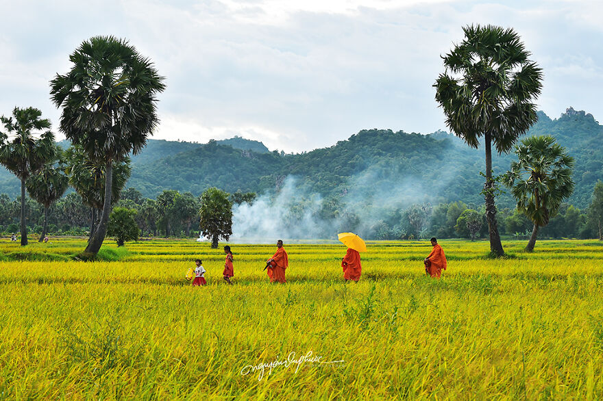I Documented The Home-Leaving Tradition Among Khmer Buddhists (30 Pics) I Documented The Home-Leaving Tradition Among Khmer Buddhists (30 Pics)