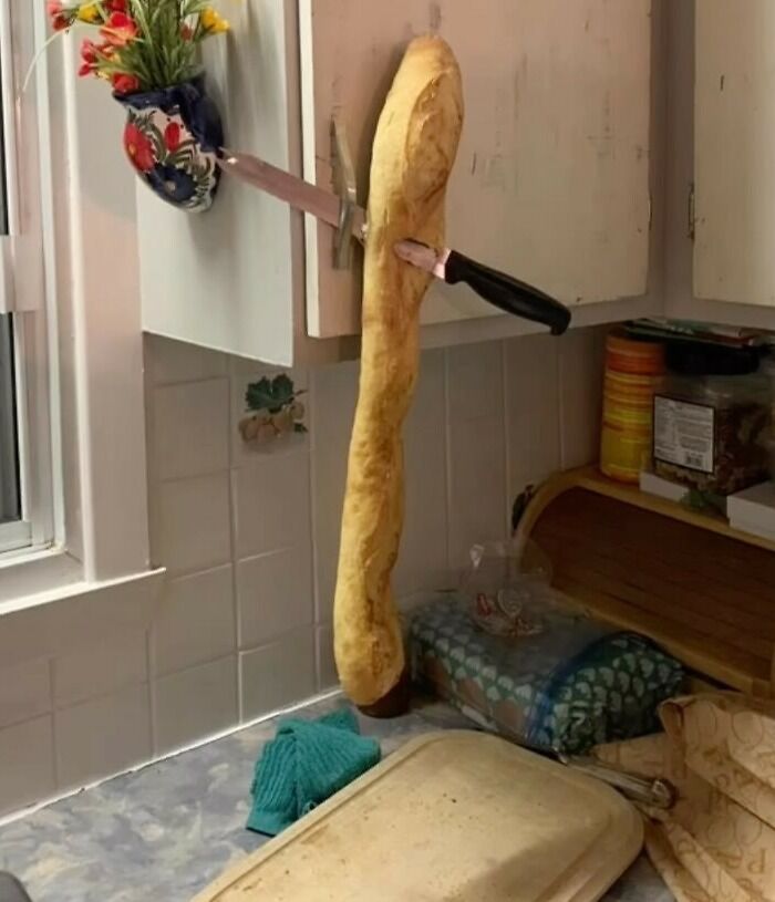 “Baguettes In Unusual Places”: 40 Confusing And Amusing Pics “Baguettes In Unusual Places”: 40 Confusing And Amusing Pics