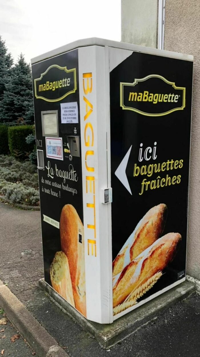“Baguettes In Unusual Places”: 40 Confusing And Amusing Pics “Baguettes In Unusual Places”: 40 Confusing And Amusing Pics
