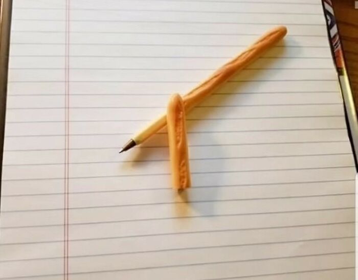 “Baguettes In Unusual Places”: 40 Confusing And Amusing Pics “Baguettes In Unusual Places”: 40 Confusing And Amusing Pics