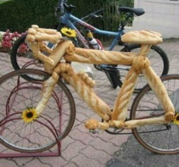 “Baguettes In Unusual Places”: 40 Confusing And Amusing Pics “Baguettes In Unusual Places”: 40 Confusing And Amusing Pics