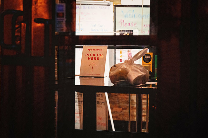 “No Tip, No Trip”: Tipping Culture At Discussion Forefront Again After Delivery Driver’s Rant Goes Viral “No Tip, No Trip”: Tipping Culture At Discussion Forefront Again After Delivery Driver’s Rant Goes Viral