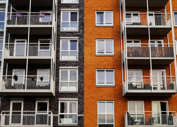 “Study Your Potential Neighbors”: Homeowners Share 40 Things They Wish They Had Known Before Buying Their First Houses “Study Your Potential Neighbors”: Homeowners Share 40 Things They Wish They Had Known Before Buying Their First Houses