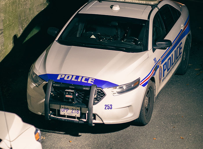 “I See Flashing Lights In My Rearview”: Tailgater Learns His Lesson The Hard Way As It Leads To Police Intervention “I See Flashing Lights In My Rearview”: Tailgater Learns His Lesson The Hard Way As It Leads To Police Intervention