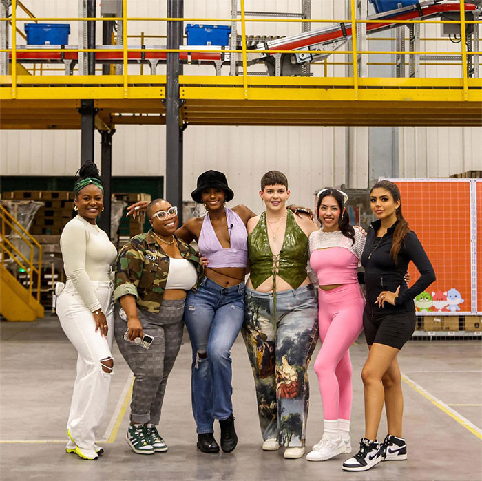 Influencer Gets Canceled After Praising Shein’s Working Conditions While Touring Their Factory And Calling Herself An ‘Independent Thinker’ Influencer Gets Canceled After Praising Shein’s Working Conditions While Touring Their Factory And Calling Herself An ‘Independent Thinker’