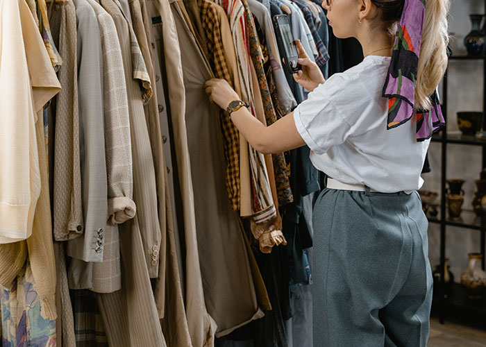 Influencer Gets Canceled After Praising Shein’s Working Conditions While Touring Their Factory And Calling Herself An ‘Independent Thinker’ Influencer Gets Canceled After Praising Shein’s Working Conditions While Touring Their Factory And Calling Herself An ‘Independent Thinker’