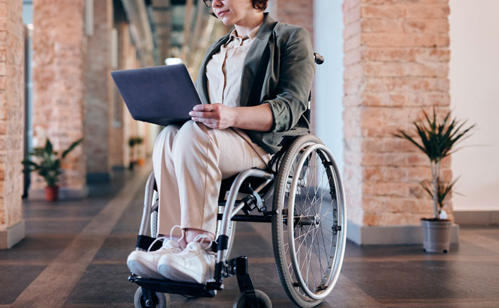 Person Who Uses A Wheelchair Full-Time Is Told To Leave It Before Hopping On A Ride, Maliciously Complies Until The Employee Understands They Screwed Up Person Who Uses A Wheelchair Full-Time Is Told To Leave It Before Hopping On A Ride, Maliciously Complies Until The Employee Understands They Screwed Up