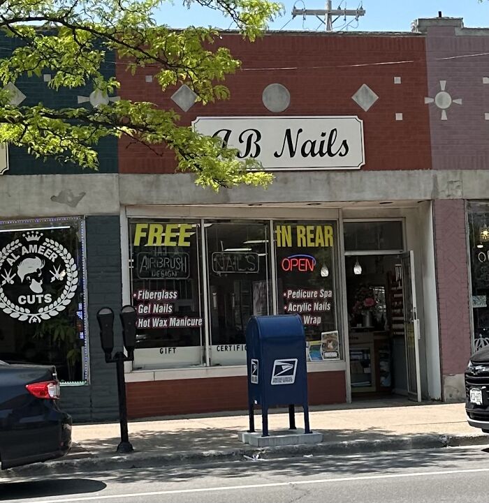 Hey Pandas, Post A Picture Of Something You Saw While Driving That May Give Us A Laugh (Closed) Hey Pandas, Post A Picture Of Something You Saw While Driving That May Give Us A Laugh (Closed)