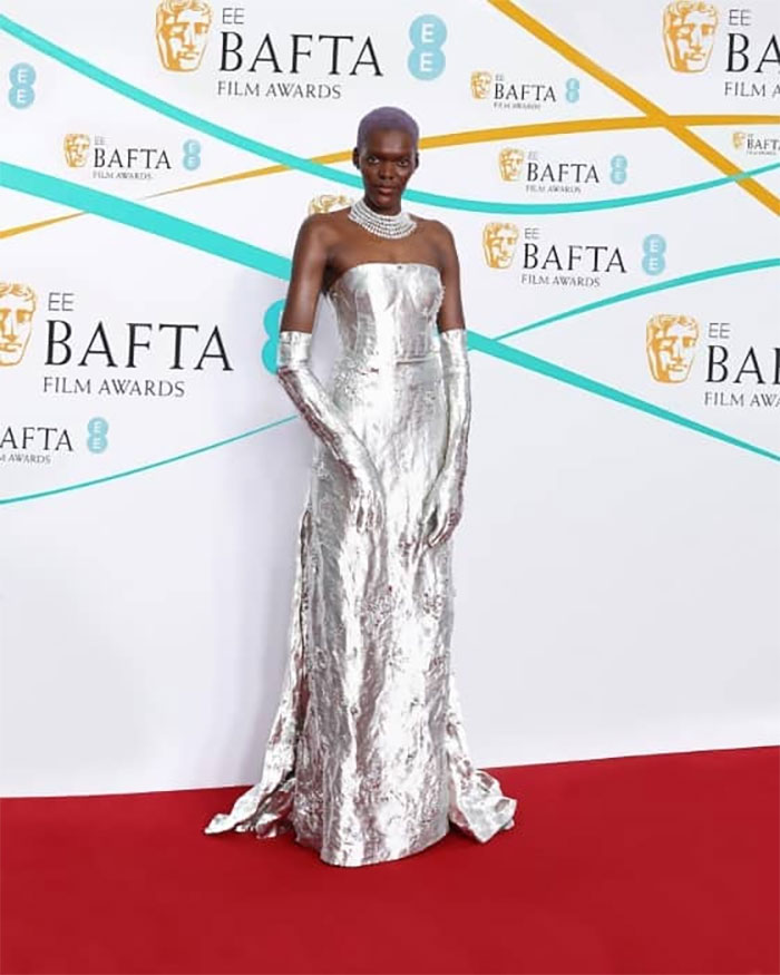 50 Times Dresses Looked So Bad, They Deserved To Be Shamed On This Facebook Group (New Pics) 50 Times Dresses Looked So Bad, They Deserved To Be Shamed On This Facebook Group (New Pics)