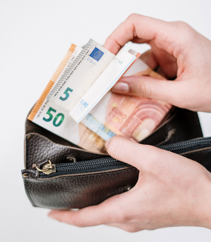 &ldquo;[Am I The Jerk] For Refusing To Pay For My Bf&rsquo;s Food On His Birthday And Getting Him Banned From A Restaurant?&rdquo;